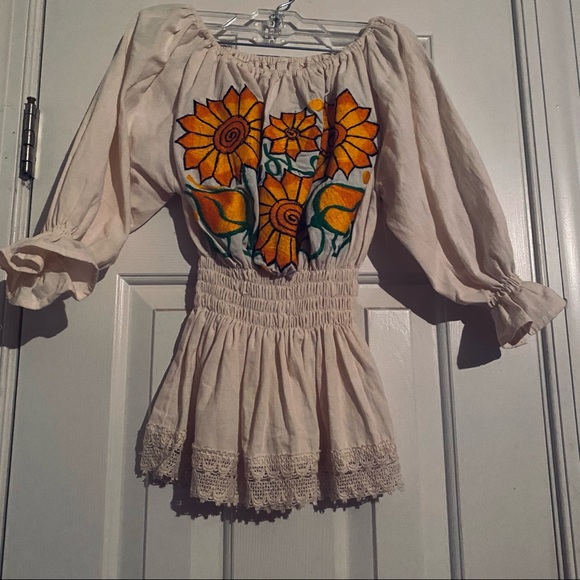 Mexican top - Picture 1 of 4